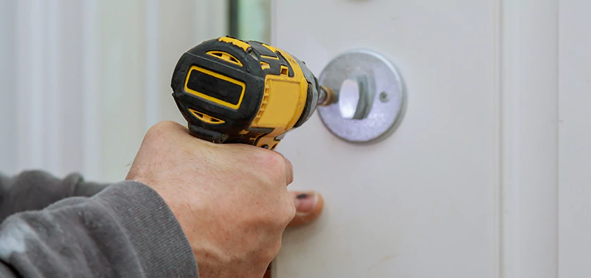Street Locksmith For Smart Lock Repair in San Dimas, CA