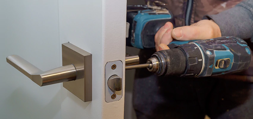 Broken Door Handle Lock Repair in San Dimas, California